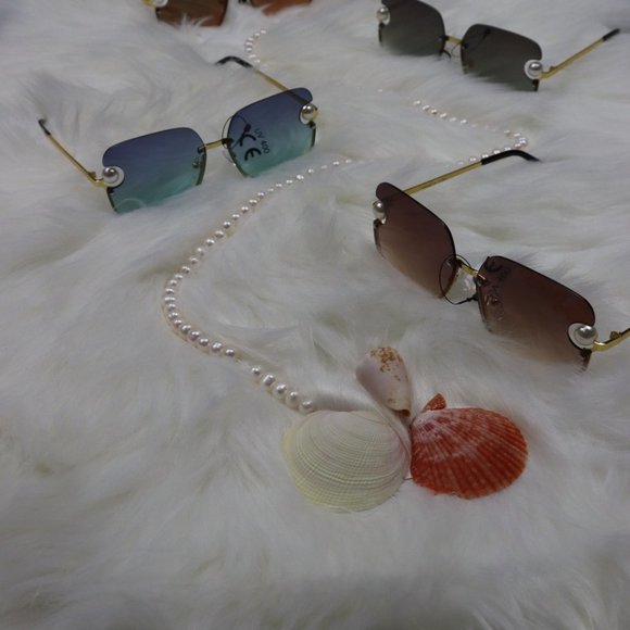 Women's Square Faux Pearls Sunglasses - Picture 1 of 11